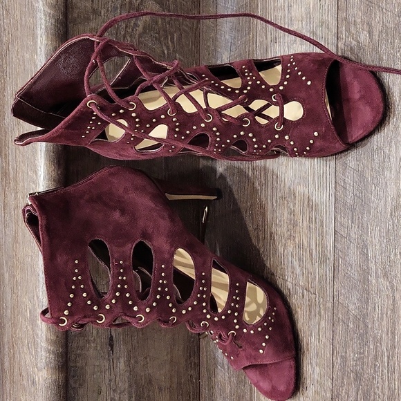 Ivanka Trump Suede Puple studied heels - Picture 1 of 8